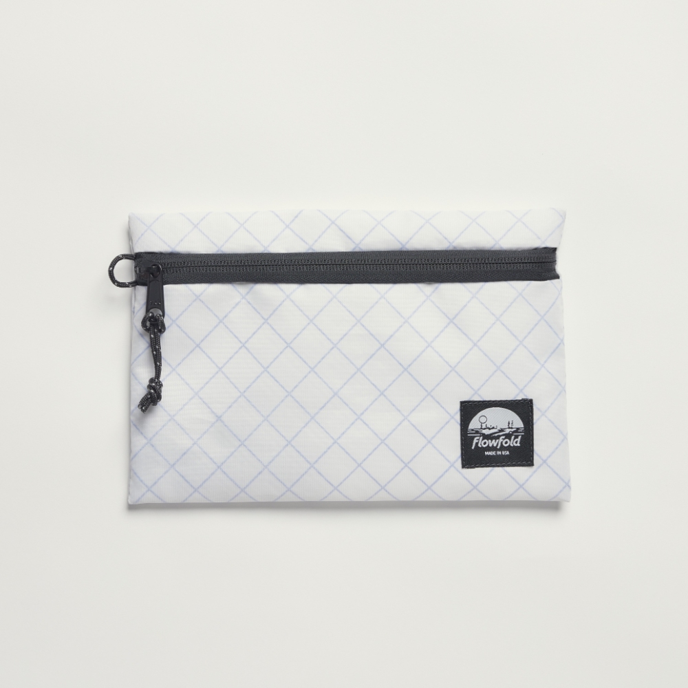 Voyager - Zipper Pouch - Medium / ffmtp029-JP WHITE ［25FW］|フローフォルド / FlowFold