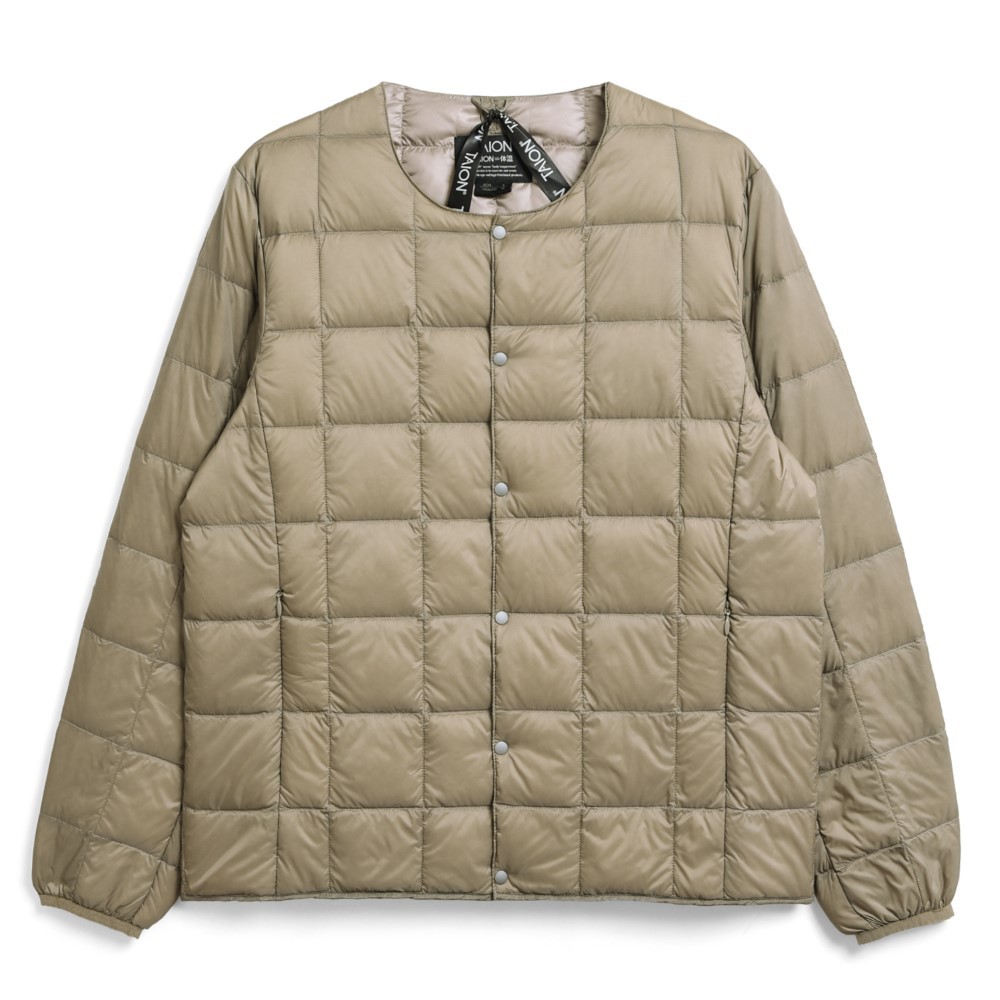 タイオン / TAION（タイオン） | ベーシック クルーネックボタン インナーダウンジャケット / カーキ TAION-104_004 CREW NECK BUTTON DOWN JKT メンズ