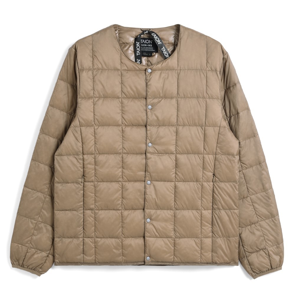 ベーシック クルーネックボタン インナーダウンジャケット / グレージュ TAION-104_187 CREW NECK BUTTON DOWN JKT|タイオン / TAION